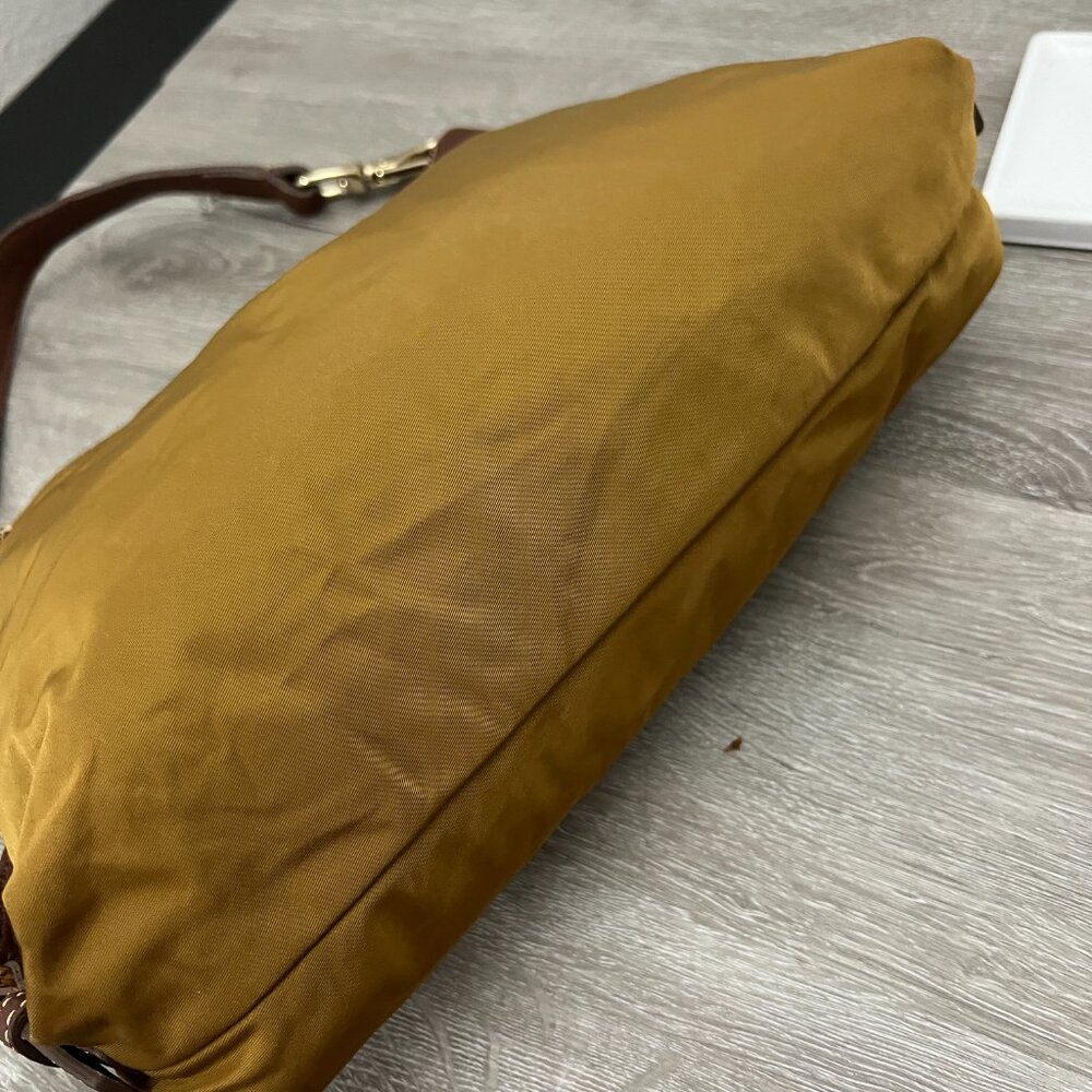 Dooney & Bourke tan nylon hobo shoulder bag - Picture 3 of 5